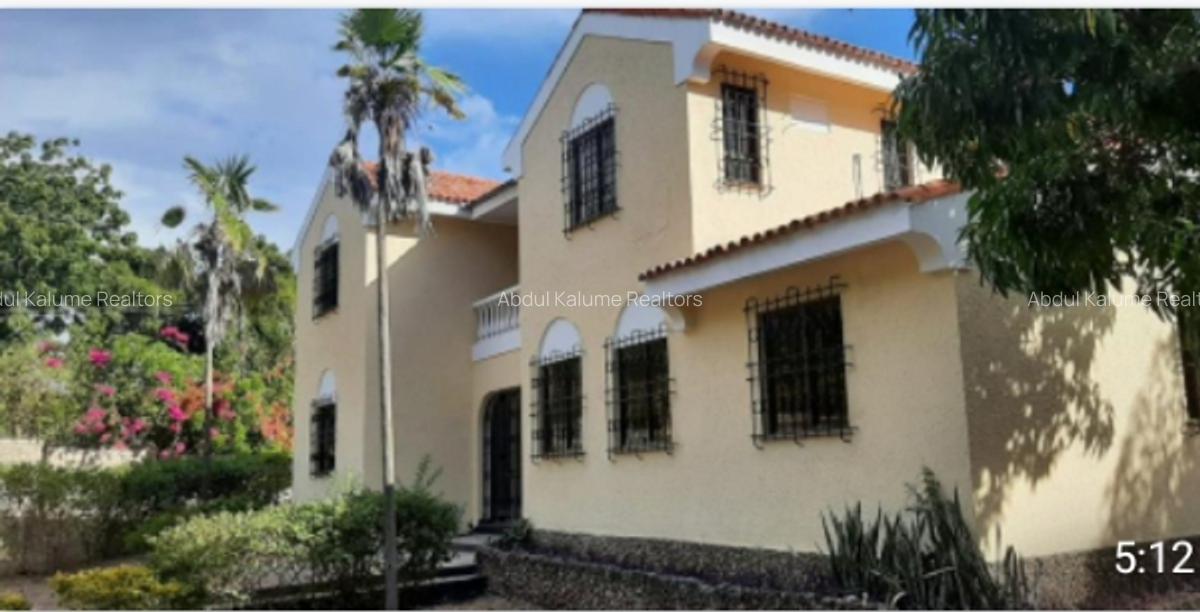 4 Bed House with En Suite at Nyali - 6