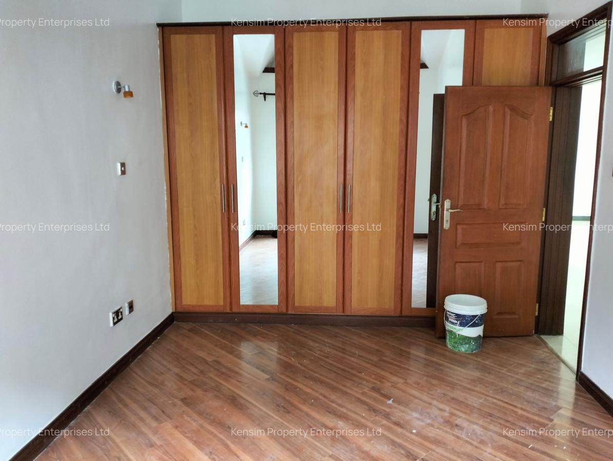 4 Bed Townhouse with En Suite in Brookside - 13