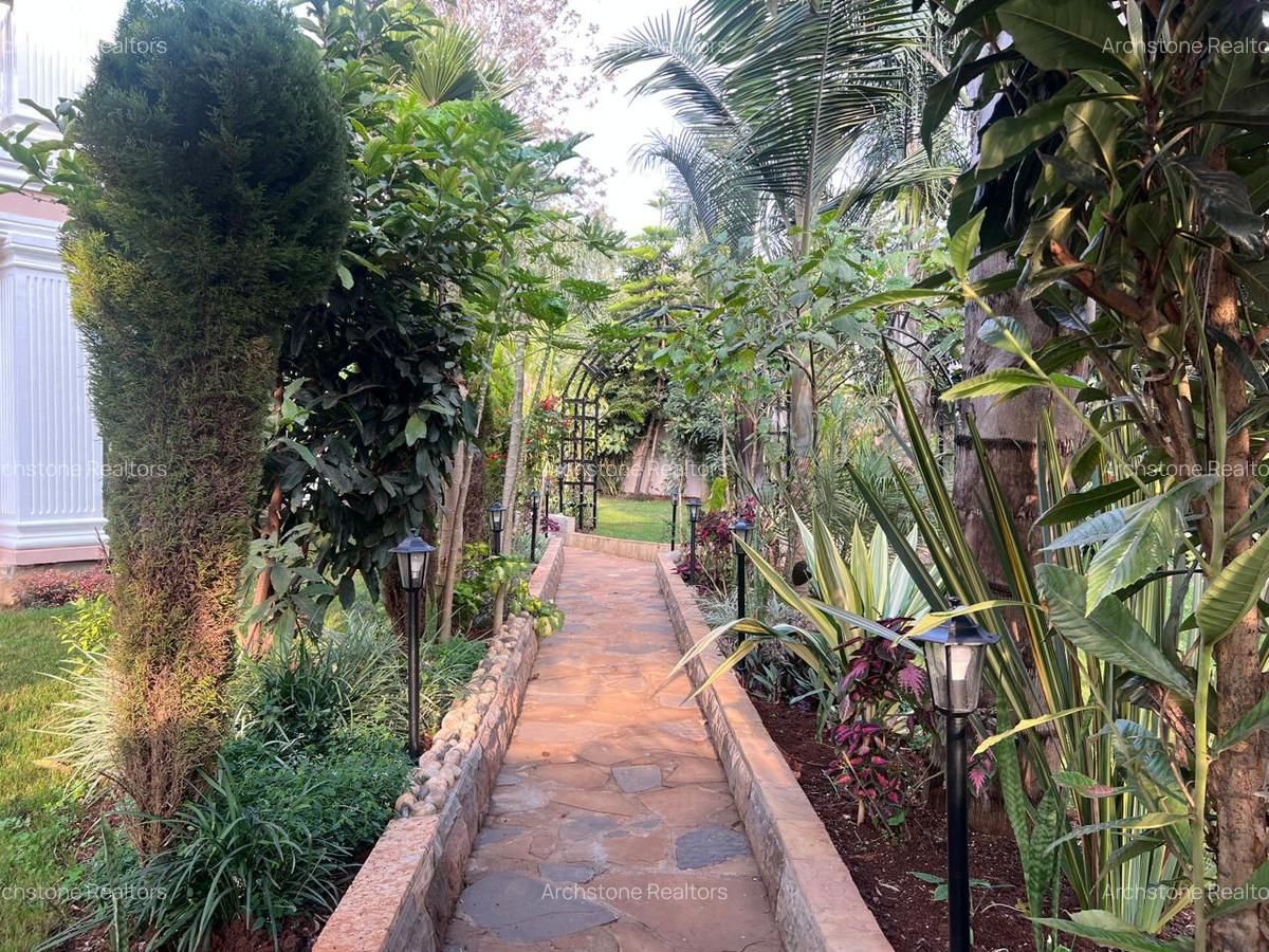 6 Bed House with En Suite in Runda - 13