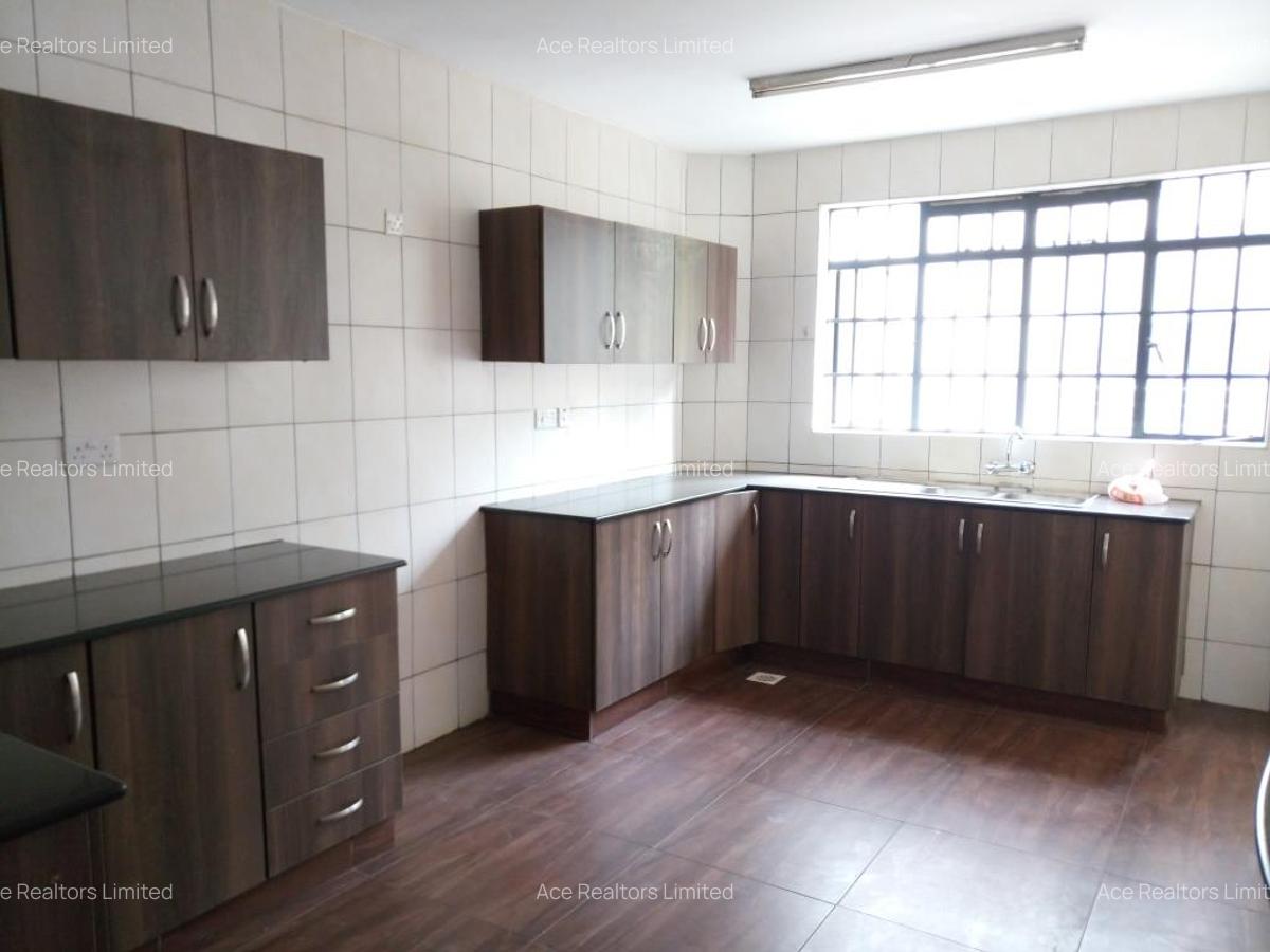 3 Bed Apartment with En Suite at Mbaazi Avenue - 5