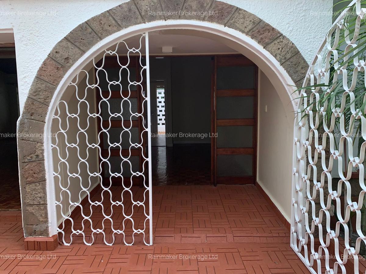 4 Bed House with En Suite in Gigiri - 10