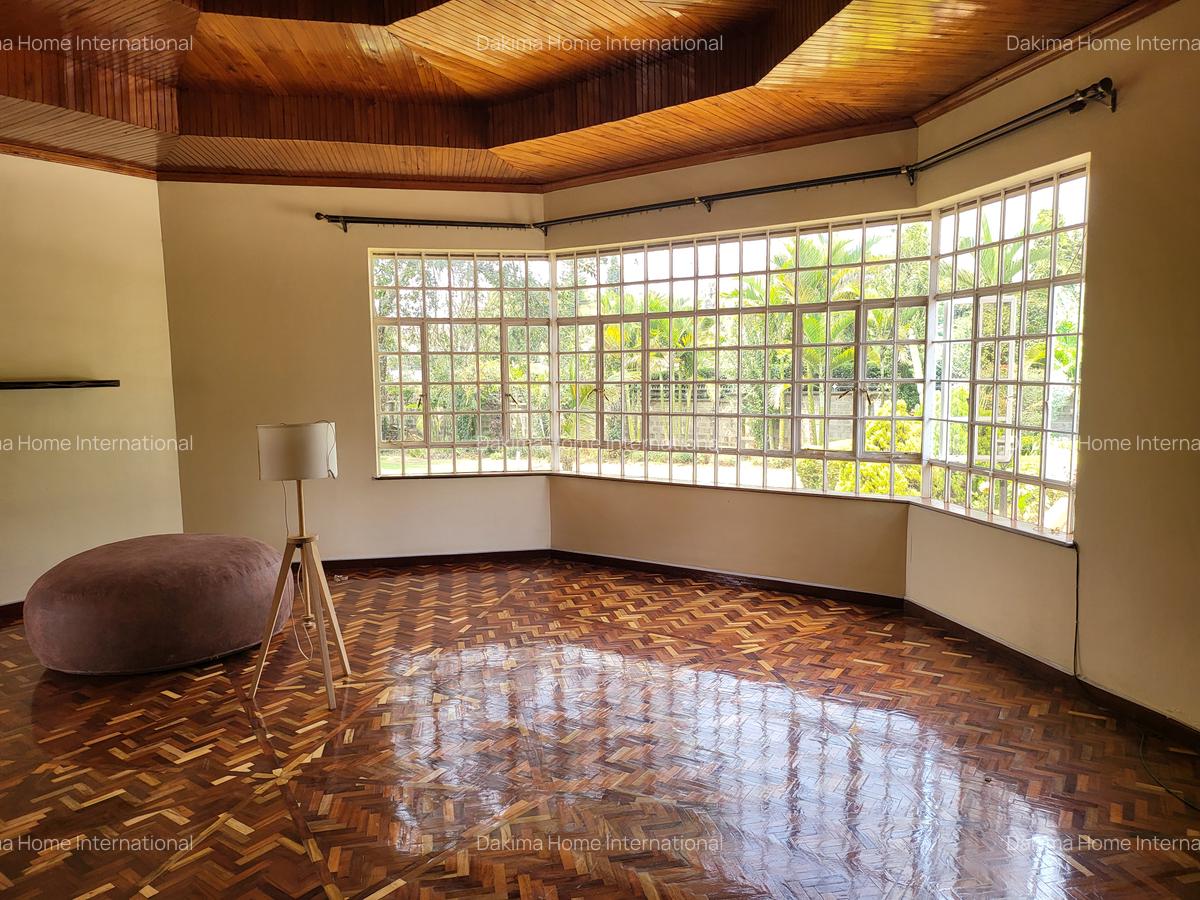 5 Bed House with En Suite in Runda - 3