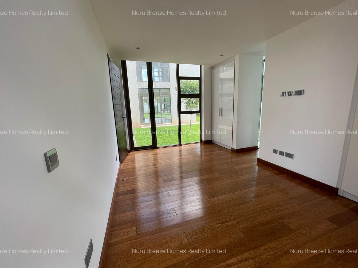 5 Bed Townhouse with En Suite in Karen - 7