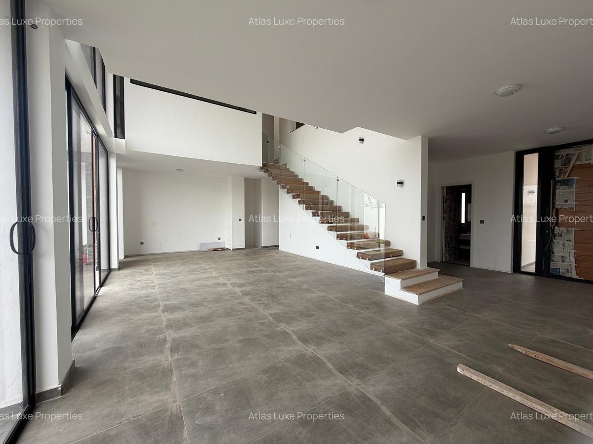 4 Bed Townhouse with En Suite at New Runda - 2