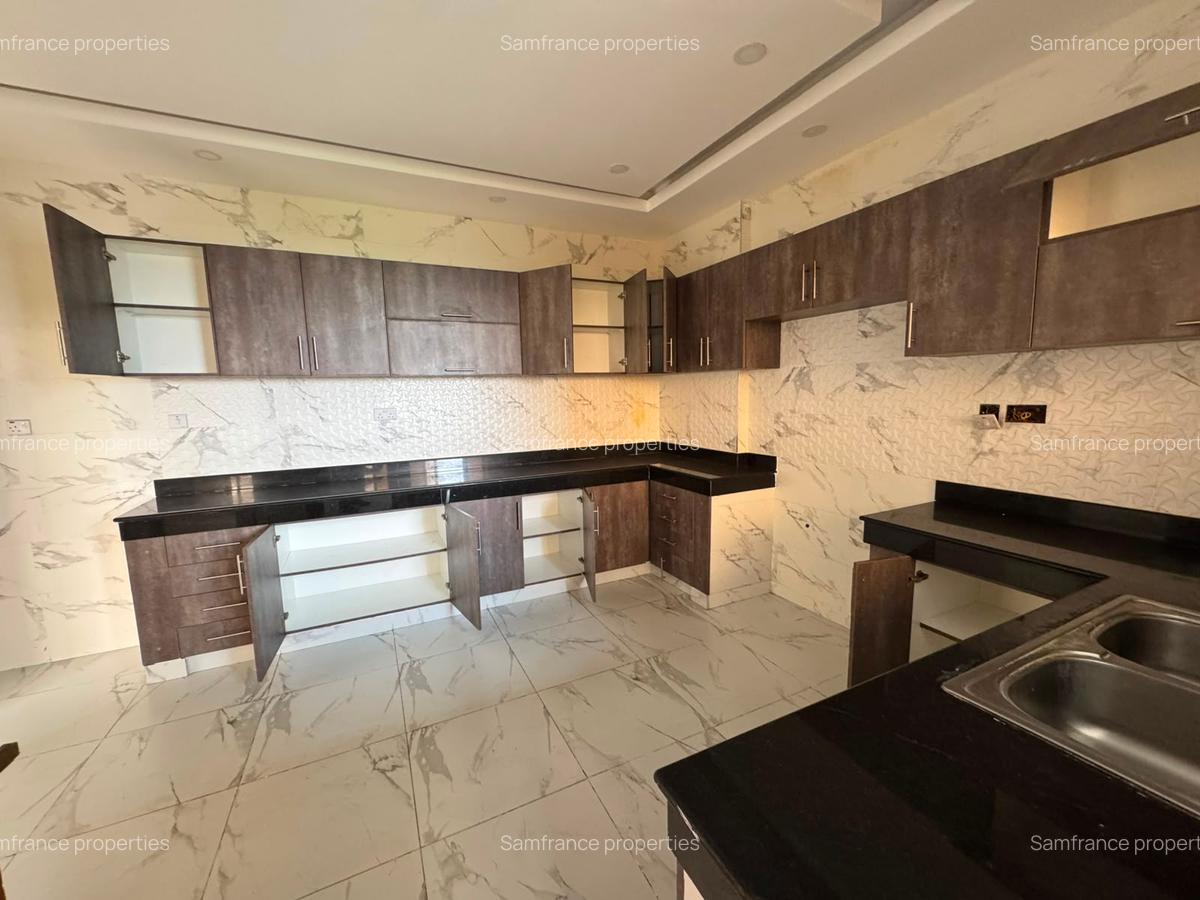 3 Bed Apartment with En Suite at Moyne Drive - 5