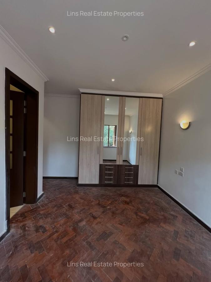 5 Bed Townhouse with En Suite in Lavington - 18