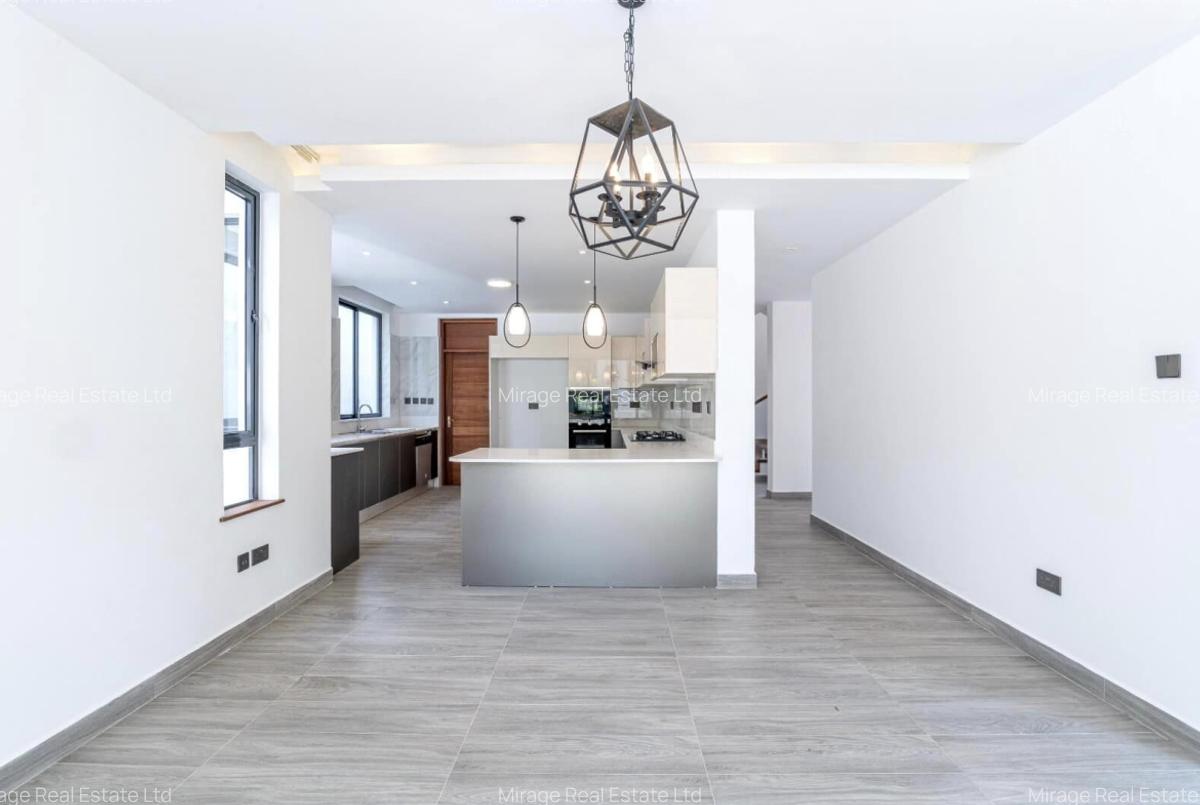5 Bed Townhouse with En Suite in Lavington - 10