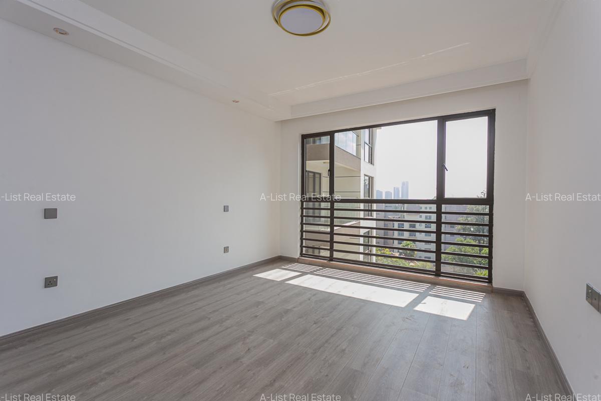 3 Bed Apartment with Swimming Pool at Riverside Lane West - 11