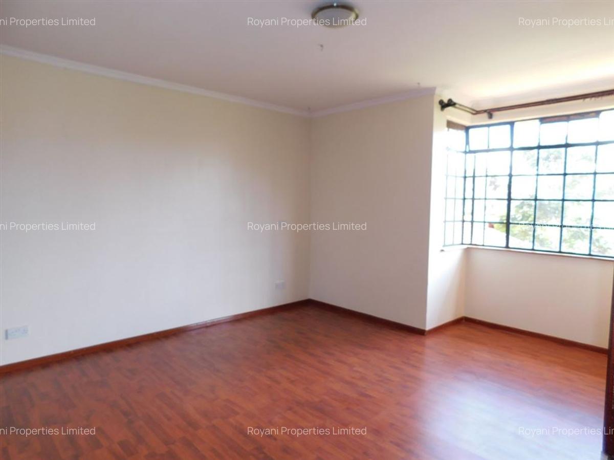 4 Bed House with En Suite at Fourways Junction Estate - 14