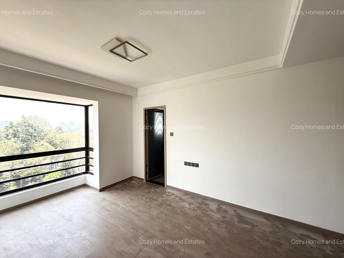 3 Bed Apartment with En Suite at Brookside Drive - 10
