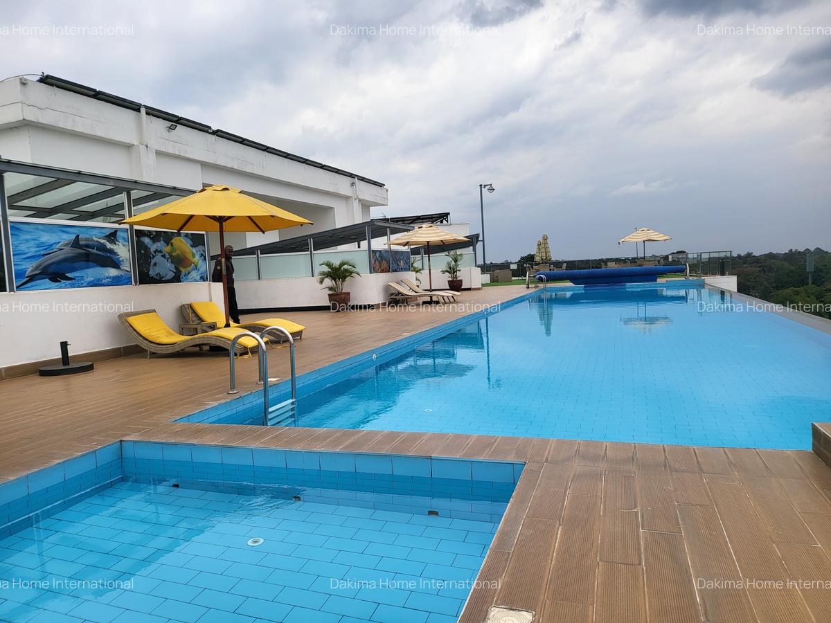 Serviced 2 Bed Apartment with En Suite in Parklands - 2
