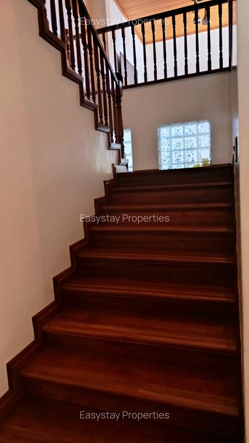 5 Bed Villa with En Suite in Lavington - 11