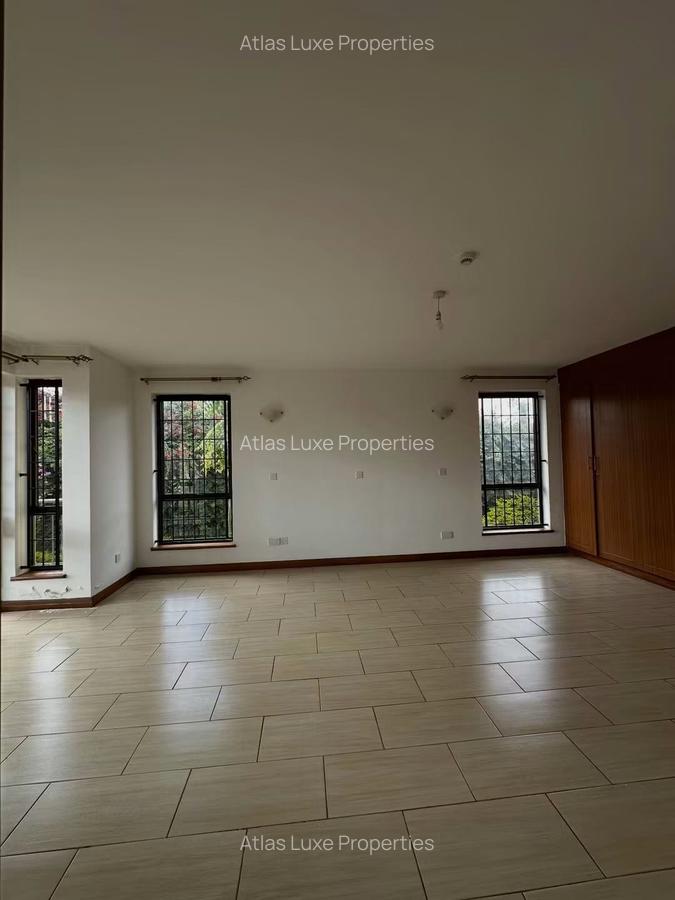 5 Bed Townhouse with En Suite at 0Ld Runda - 12