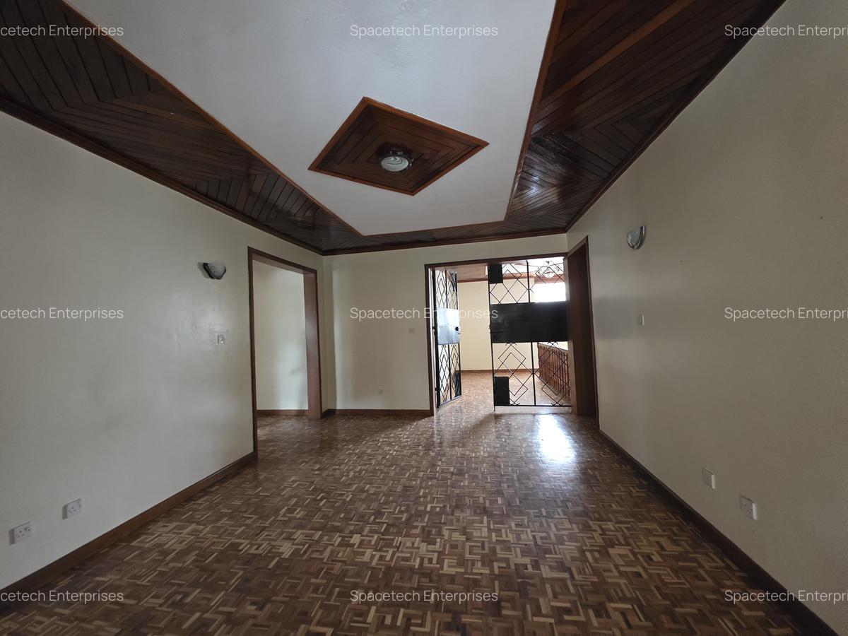 5 Bed House with En Suite in Runda - 11