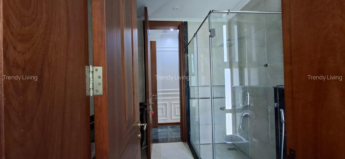 6 Bed Townhouse with En Suite in Lavington - 13