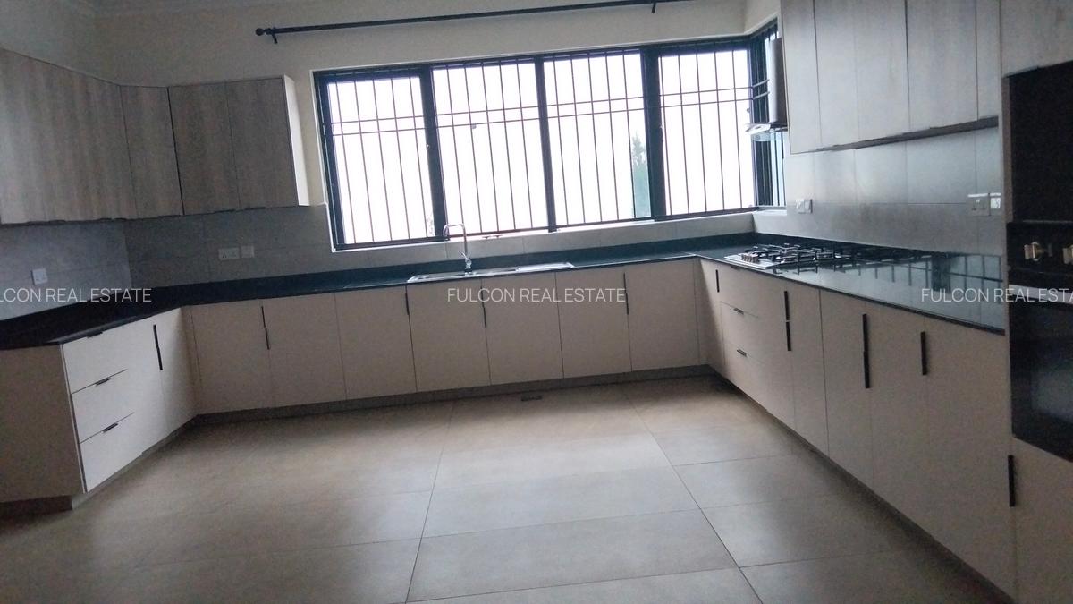 6 Bed Villa with En Suite in Loresho - 10
