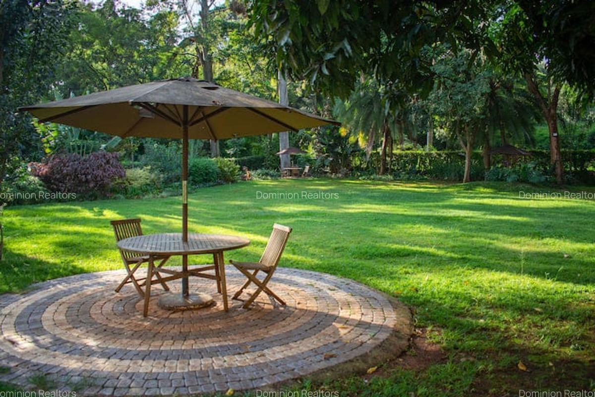 Serviced 1 Bed Apartment with En Suite at Kolobot Drive - 12