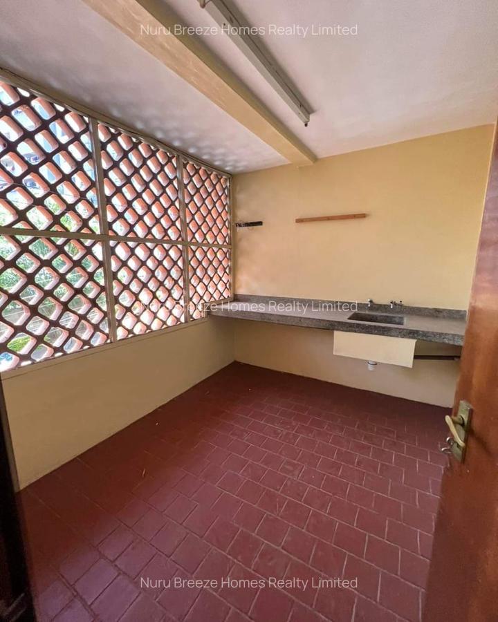 2 Bed Apartment with En Suite in Riverside - 11