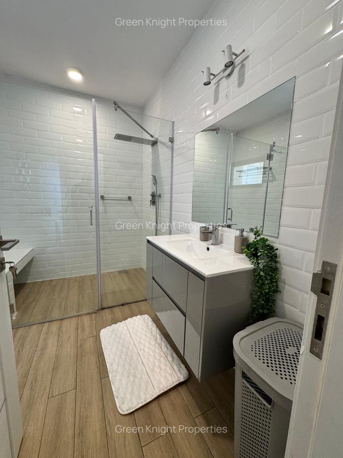 Serviced 2 Bed Apartment with En Suite in Lavington - 11