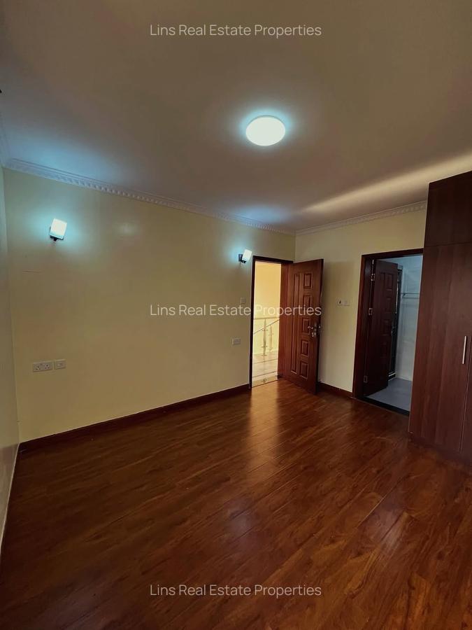 5 Bed Townhouse with En Suite in Lavington - 14