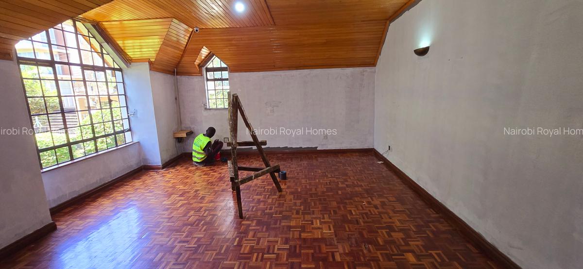 6 Bed Townhouse with En Suite at Kabasiran Avenue - 15