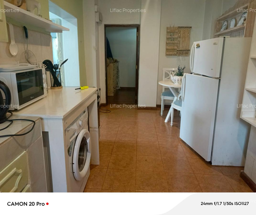 1 Bed House with Garden in Rosslyn - 6