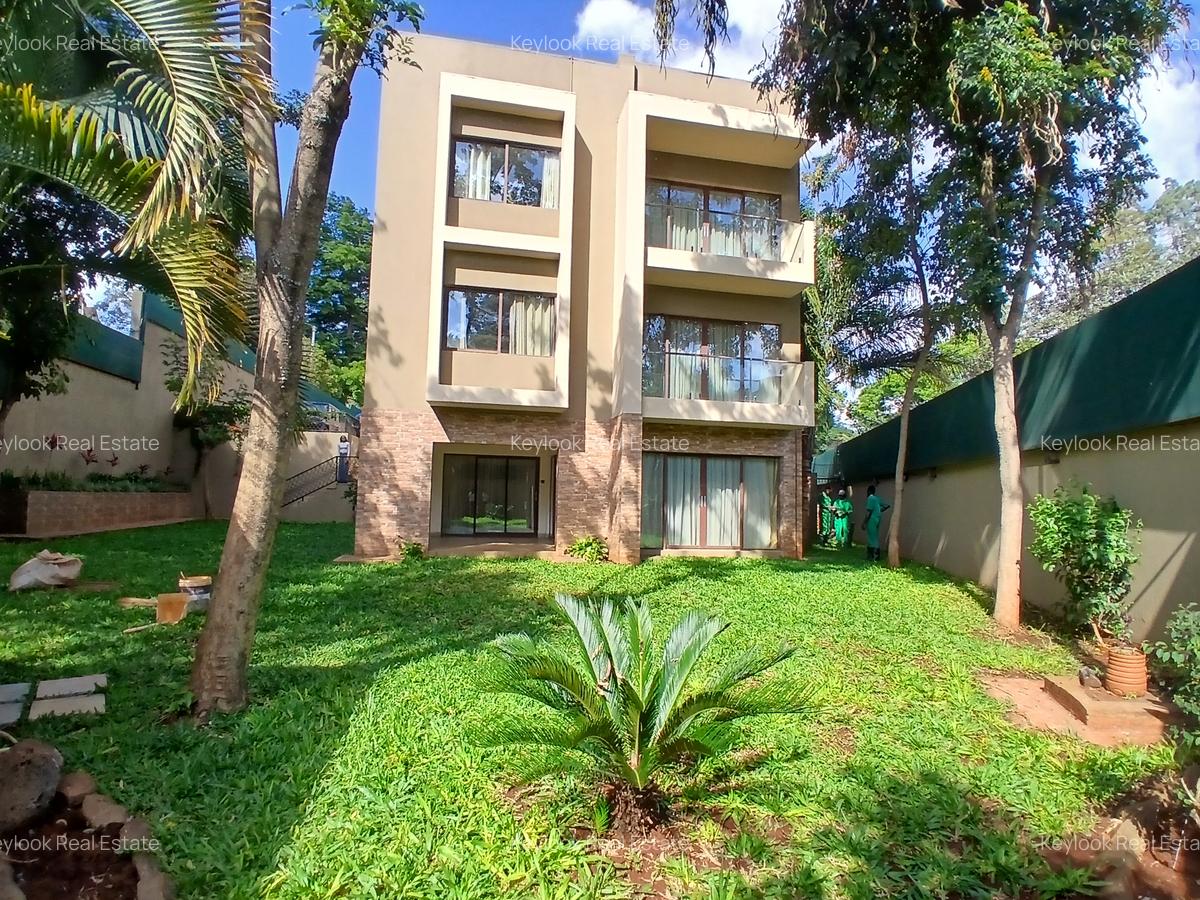 5 Bed Townhouse with En Suite at Lavington - 15
