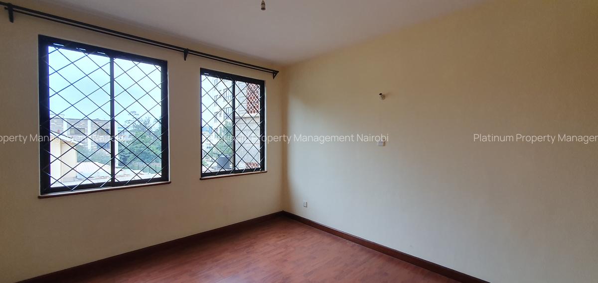 3 Bed Apartment with En Suite in Parklands - 11