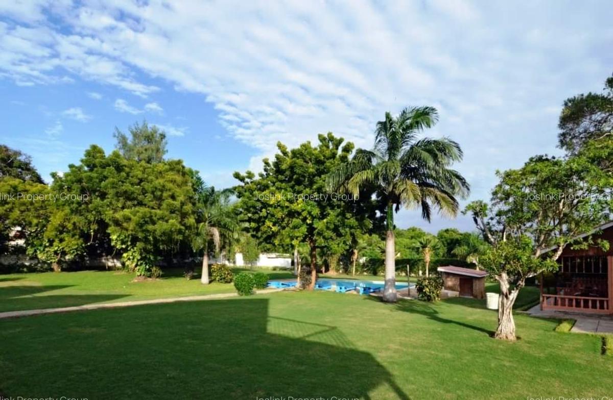 Serviced 3 Bed Apartment with En Suite in Nyali Area - 3