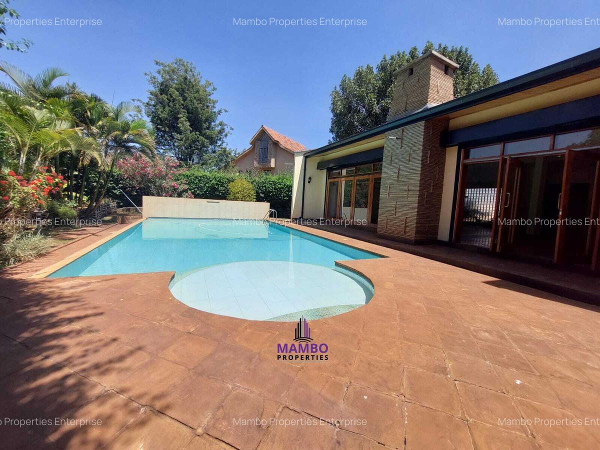 4 Bed House with En Suite at Eagle Park - 1