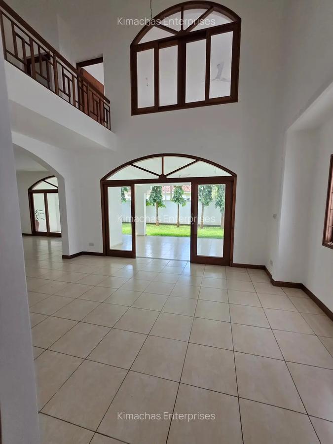 4 Bed Townhouse with En Suite at Green Wood Drive - 8