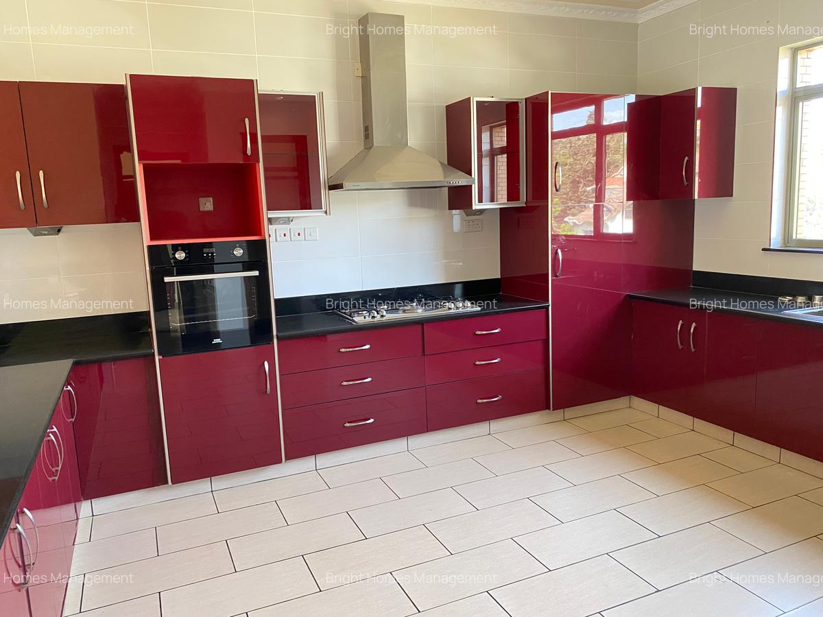 5 Bed Apartment with En Suite in Kilimani - 16