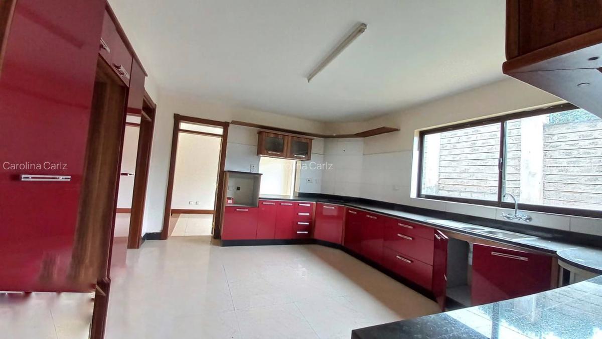 4 Bed Townhouse with En Suite at Broo - 3