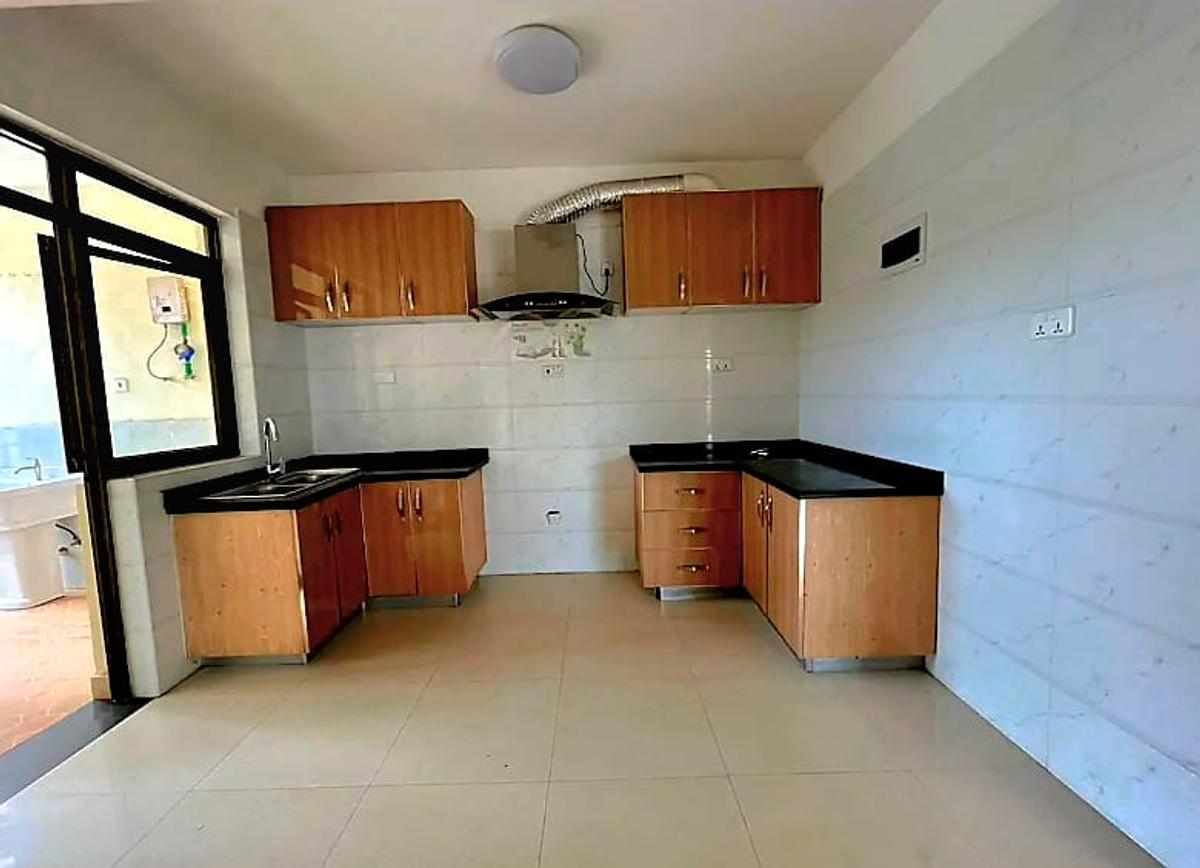 2 Bed Apartment with En Suite at Mugoiri Road - 5