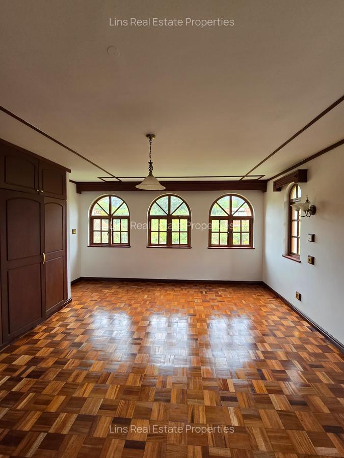 4 Bed Townhouse with En Suite in Lavington - 8