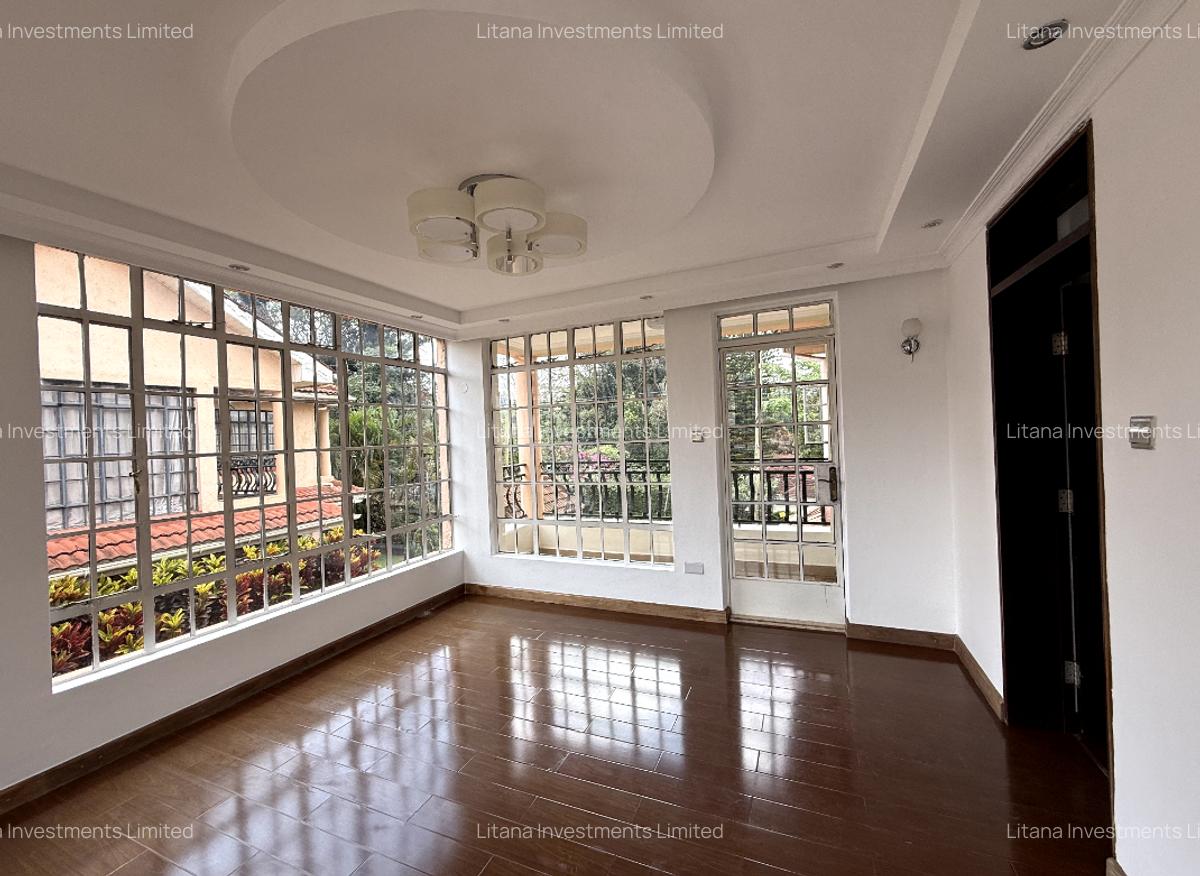 4 Bed House with En Suite at Near Lavington Mall - 6