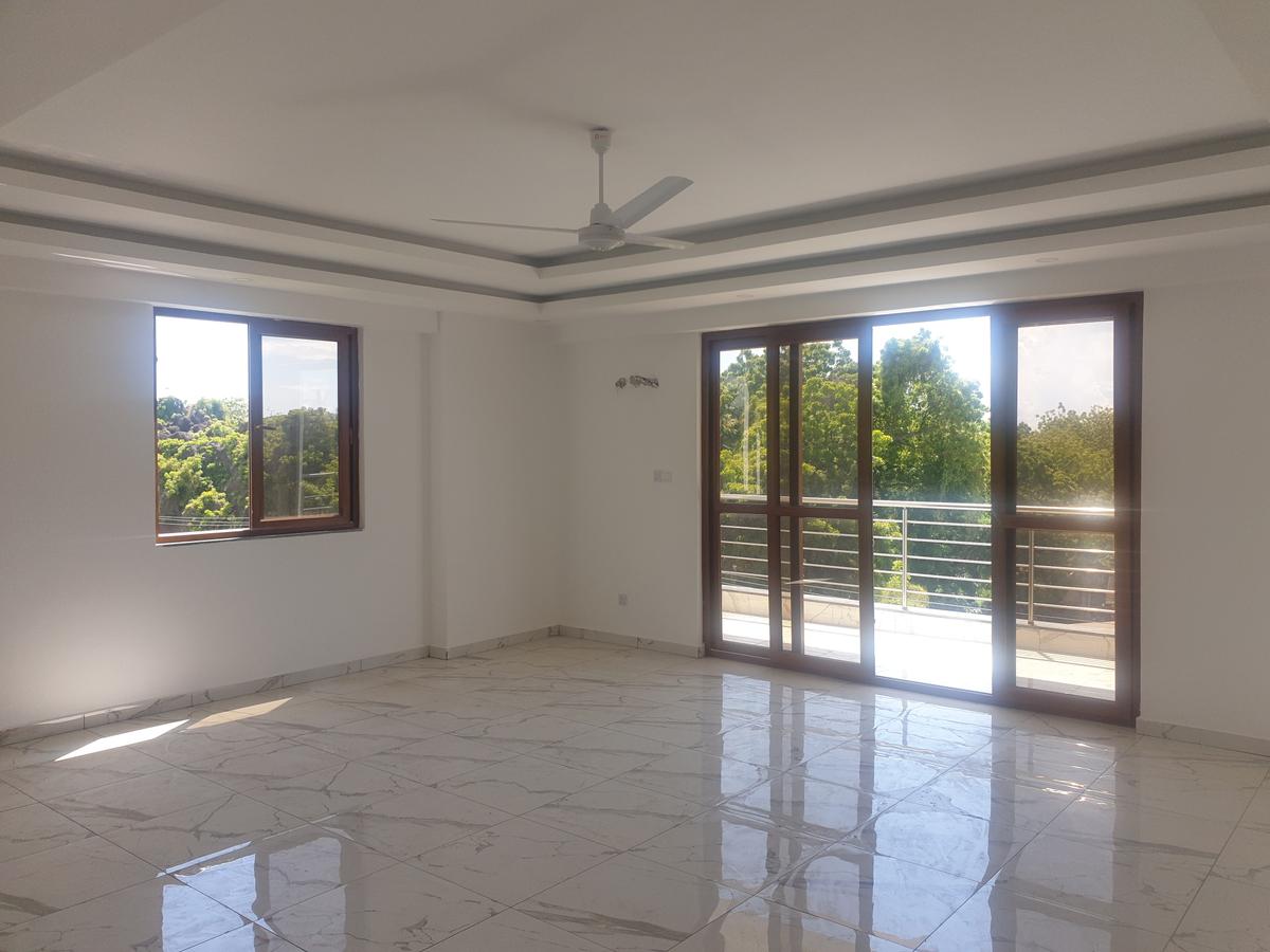 3 Bed Apartment with En Suite at Baobab - 5