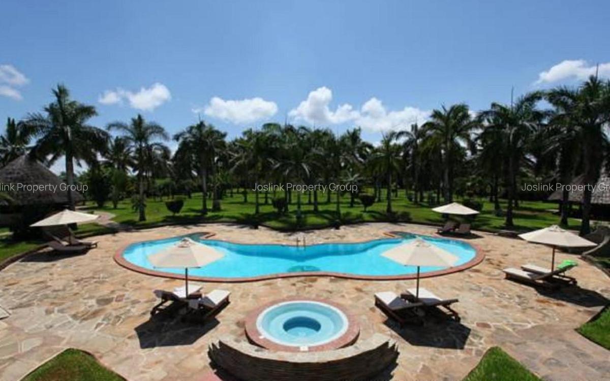 10 Bed Villa with En Suite in Nyali Area - 9