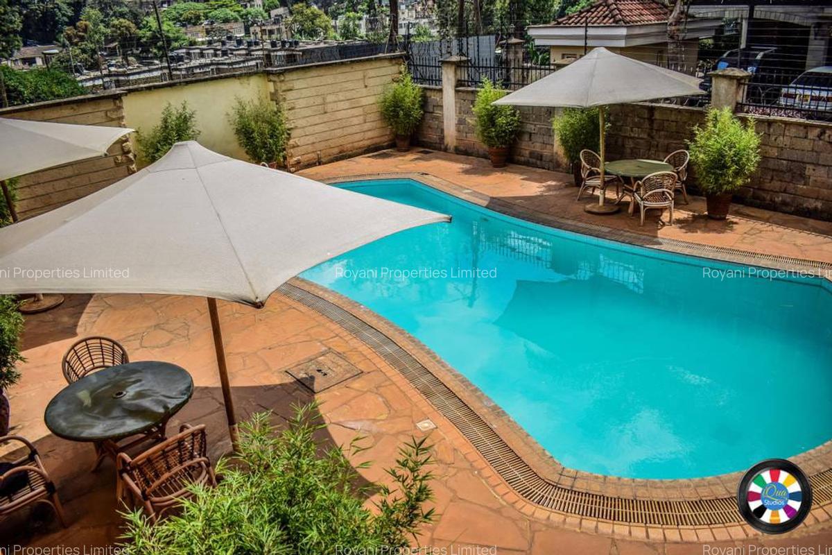 Furnished 4 Bed Apartment with En Suite in Riverside - 16