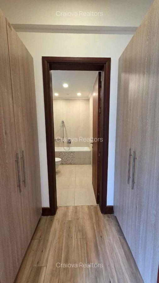 4 Bed Apartment with En Suite at City Drive - 14