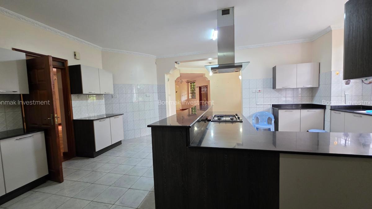 5 Bed Townhouse with En Suite at Old Kitusuru - 7
