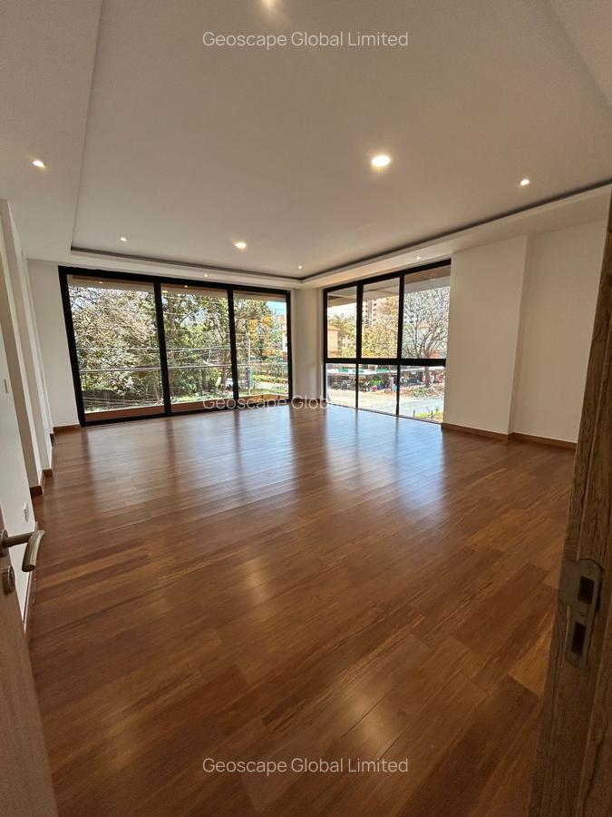 4 Bed Apartment with En Suite in Spring Valley - 12