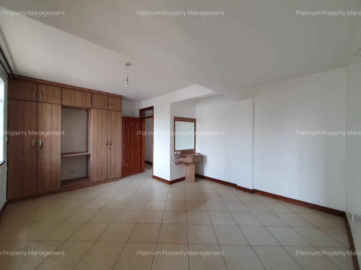 4 Bed Apartment with En Suite in General Mathenge - 16