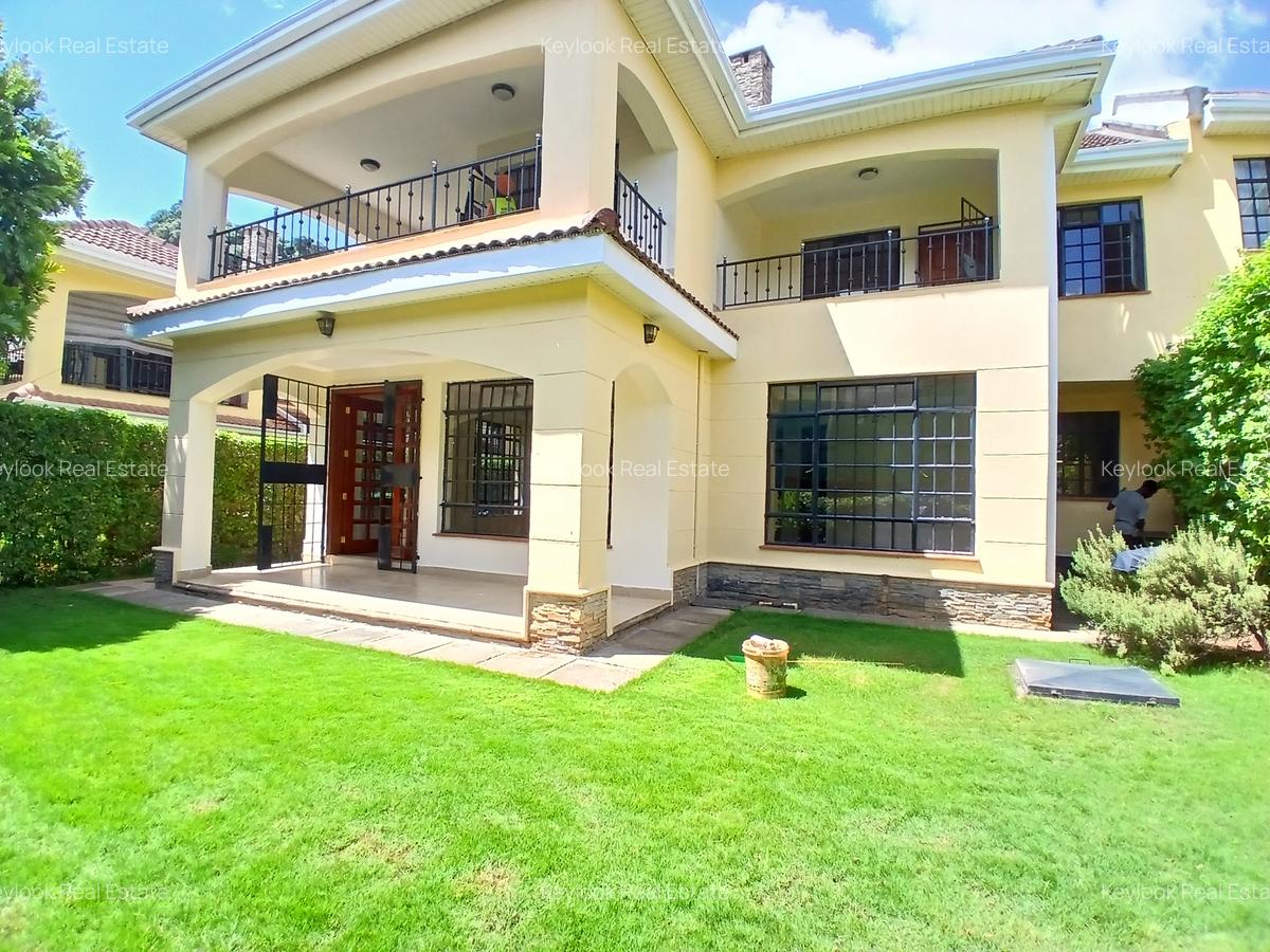 4 Bed Townhouse with En Suite at Lavington - 4