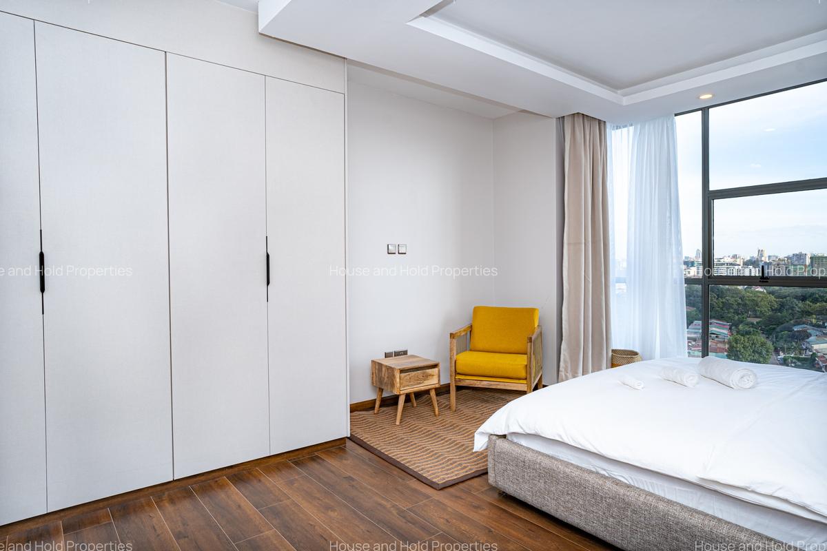 Serviced 3 Bed Apartment with En Suite at Brookside Drive - 16