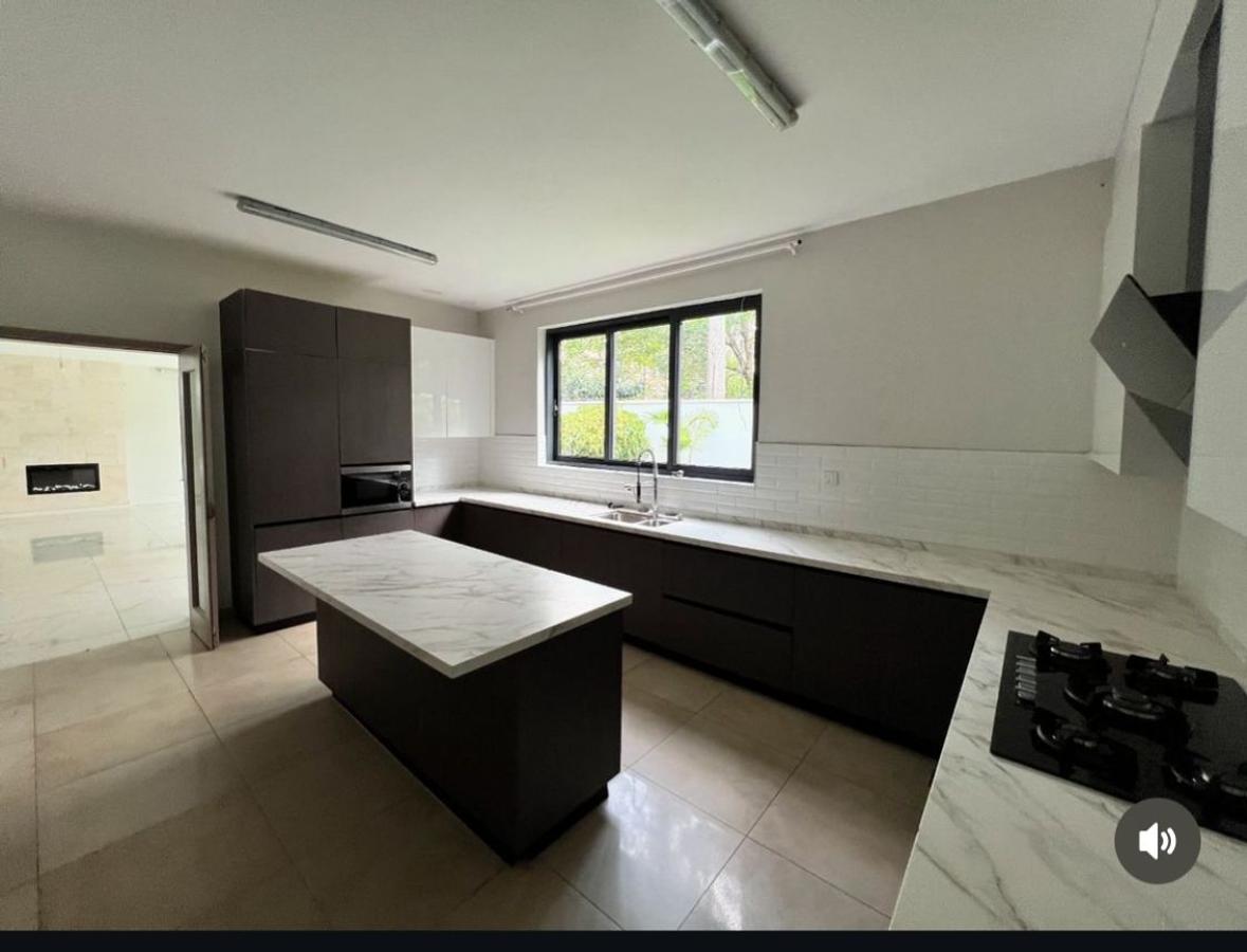 4 Bed Townhouse with En Suite in Lavington - 7