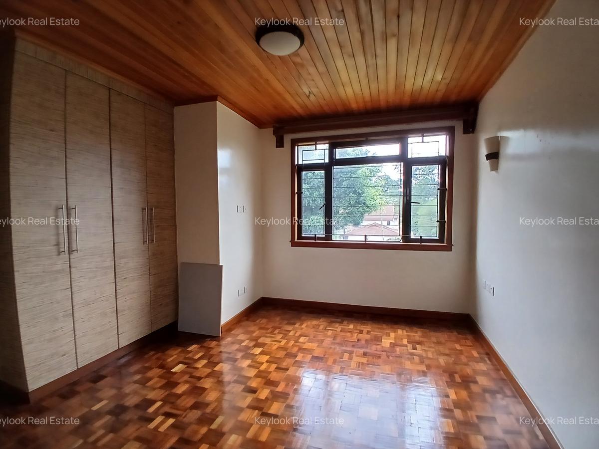 5 Bed Townhouse with En Suite at Lavington Green - 14