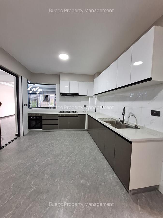 3 Bed Apartment with En Suite in Lavington - 17