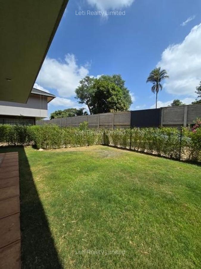 5 Bed Townhouse with En Suite in Lavington - 2