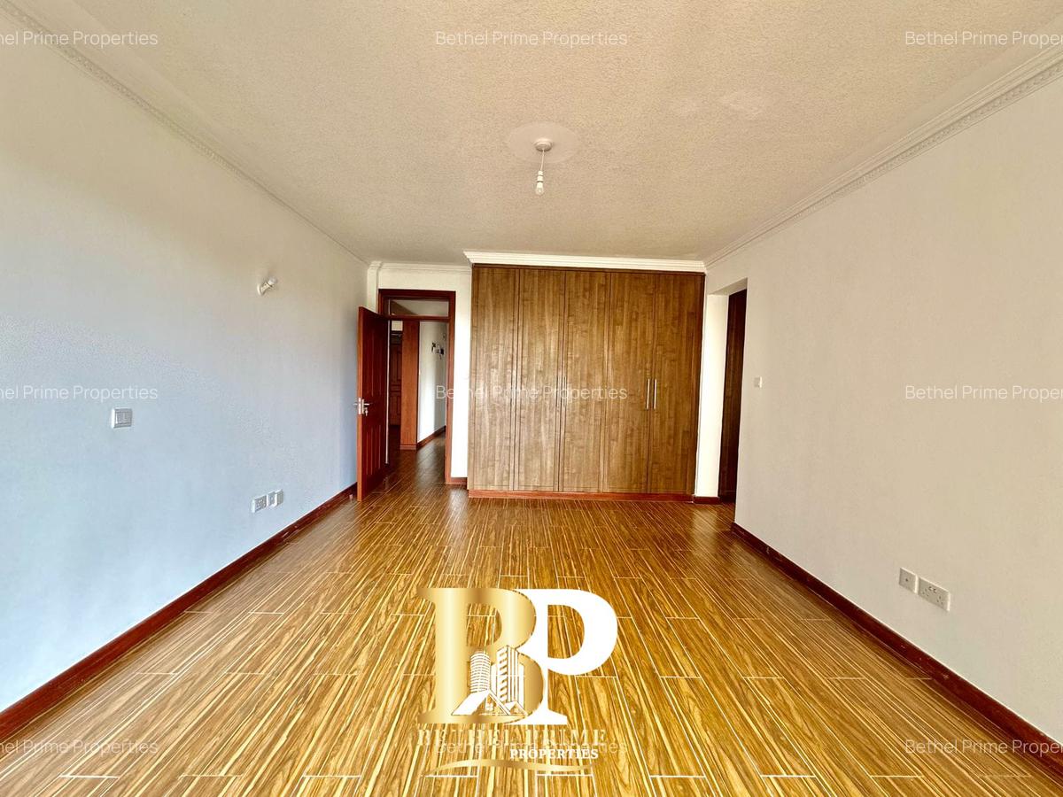 3 Bed Apartment with En Suite in Riverside - 15